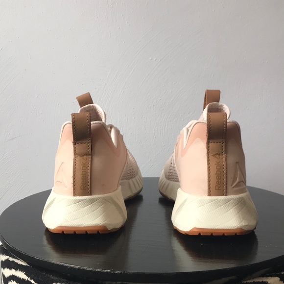 Pink Reeboks - Picture 4 of 8